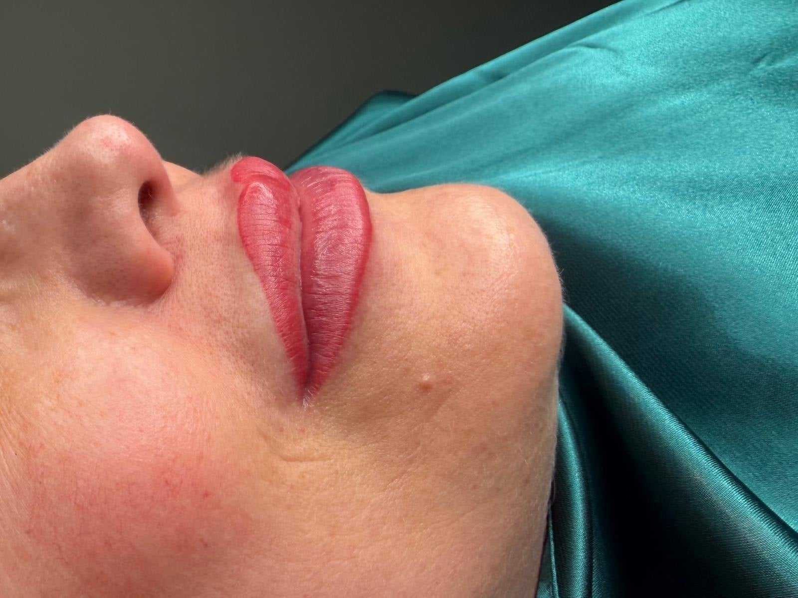 Micropigmentación de labios, antes y después (después)